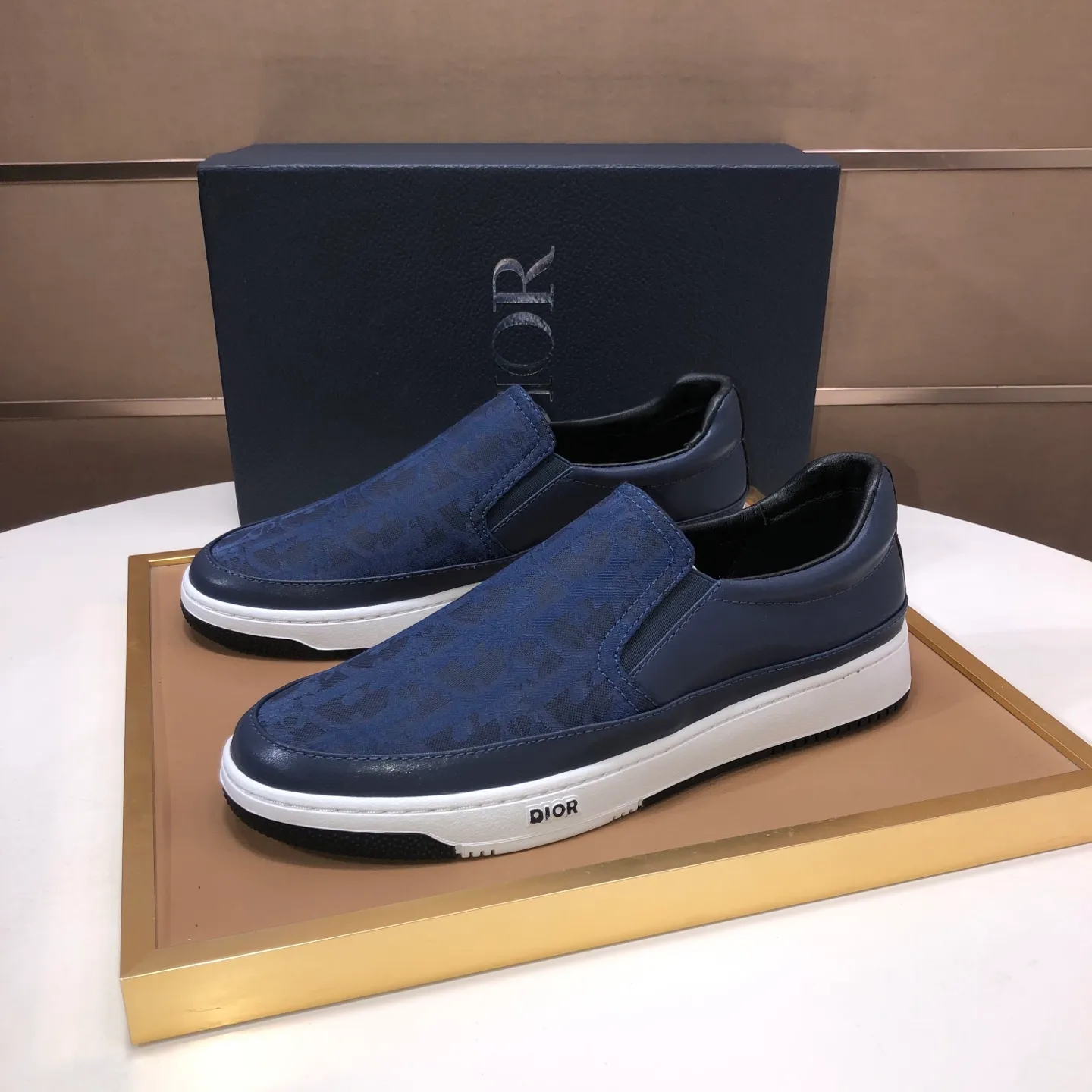 Men's shoes💰420💰【Dior】Official website global debut 🔝The latest masterpiece of high-end men's shoes brand: original special cloth fabric imported from Italy + imported sheepskin lining🔥Original toe-cap rubber outsole Soft and comfortable, making walking more convenient and comfortable! Size: 38-44 (45 can be customized)